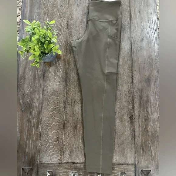 Banana Republic Khaki Leggings - Picture 14 of 16